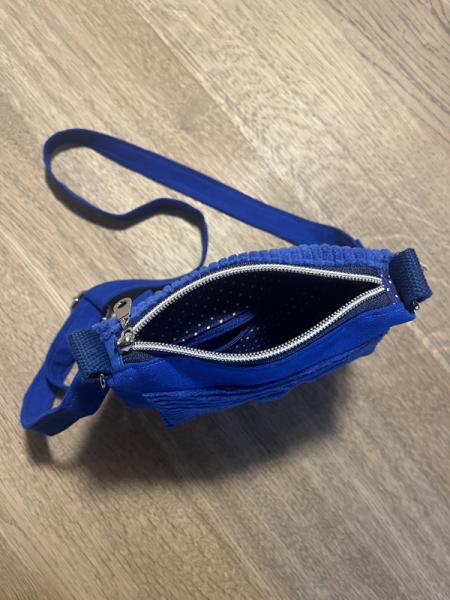 Futterstoff und Innentasche mit Reißverschluss